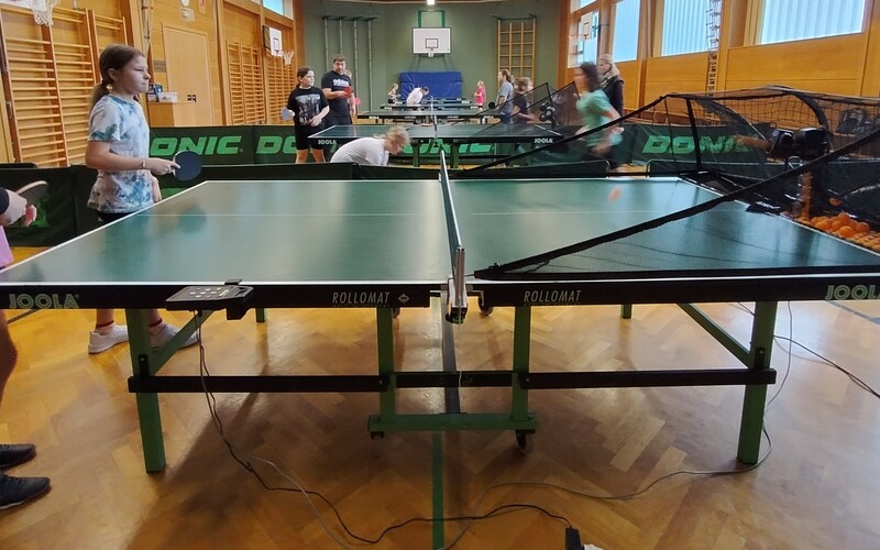 Übungseinheit am Tischtennisroboter